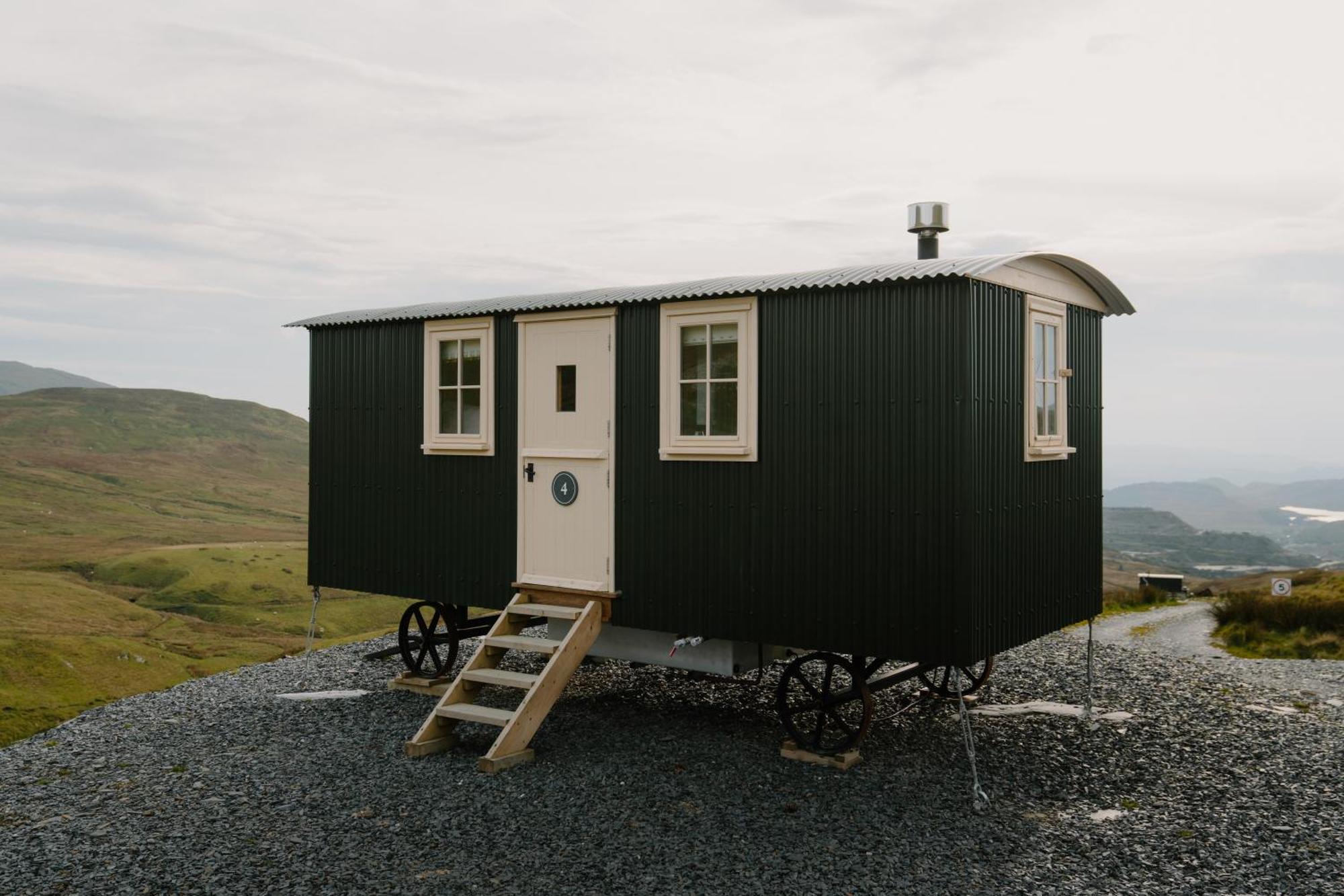 Barlwyd Glamping Hotel Blaenau Ffestiniog Ngoại thất bức ảnh