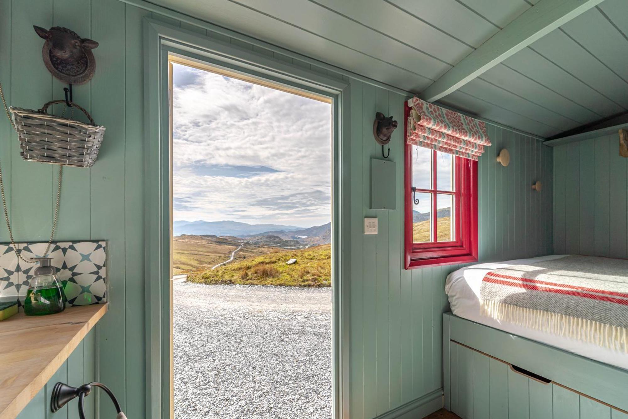Barlwyd Glamping Hotel Blaenau Ffestiniog Ngoại thất bức ảnh